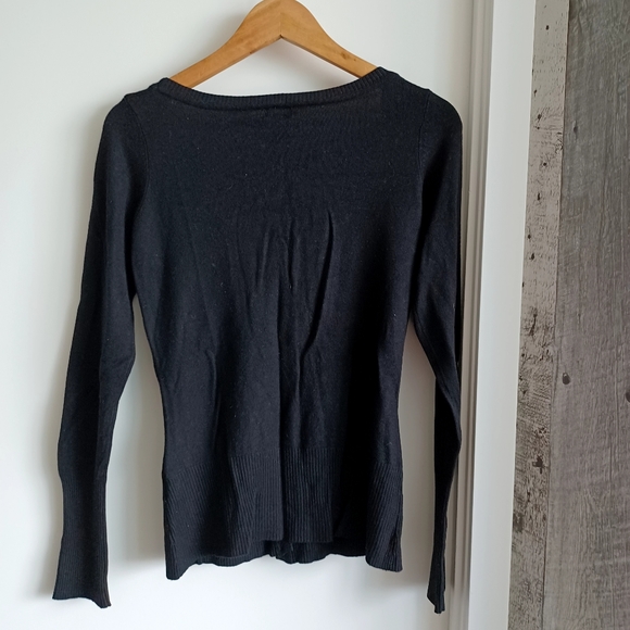 Black button down vneck cardigan - Picture 5 of 8